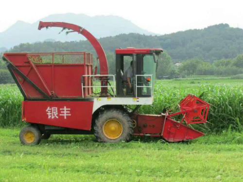 自走式青儲(chǔ)機(jī)你選對了嗎？銀豐青儲(chǔ)機(jī)好品質(zhì)